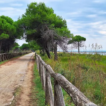 Cozy Flat With Stunning Terrace In Apartment Bibione